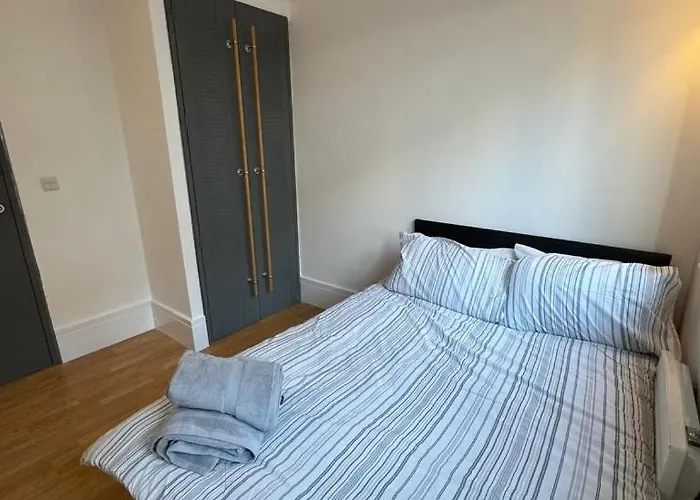 Hepworth Chambers - 2 Bedroom Apartment *